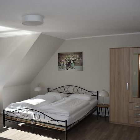Pension Zur Schleuse Garni Am Elbe Luebeck - Kanal In Witzeeze Exterior foto